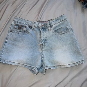zana•di mid rise jean shorts. great condition.